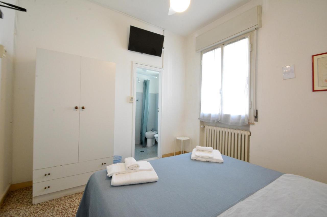 Hotel Maddalena Марина-ди-Равенна Экстерьер фото