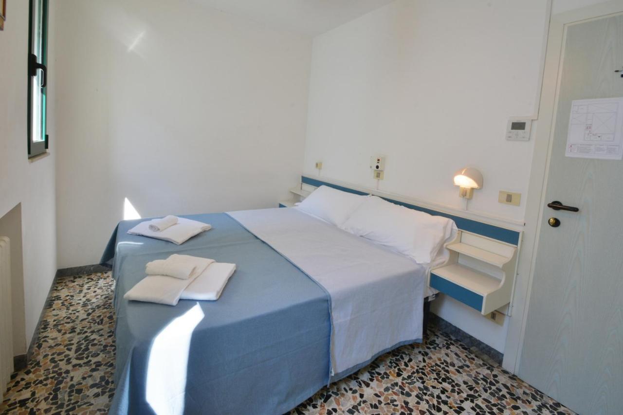 Hotel Maddalena Марина-ди-Равенна Экстерьер фото