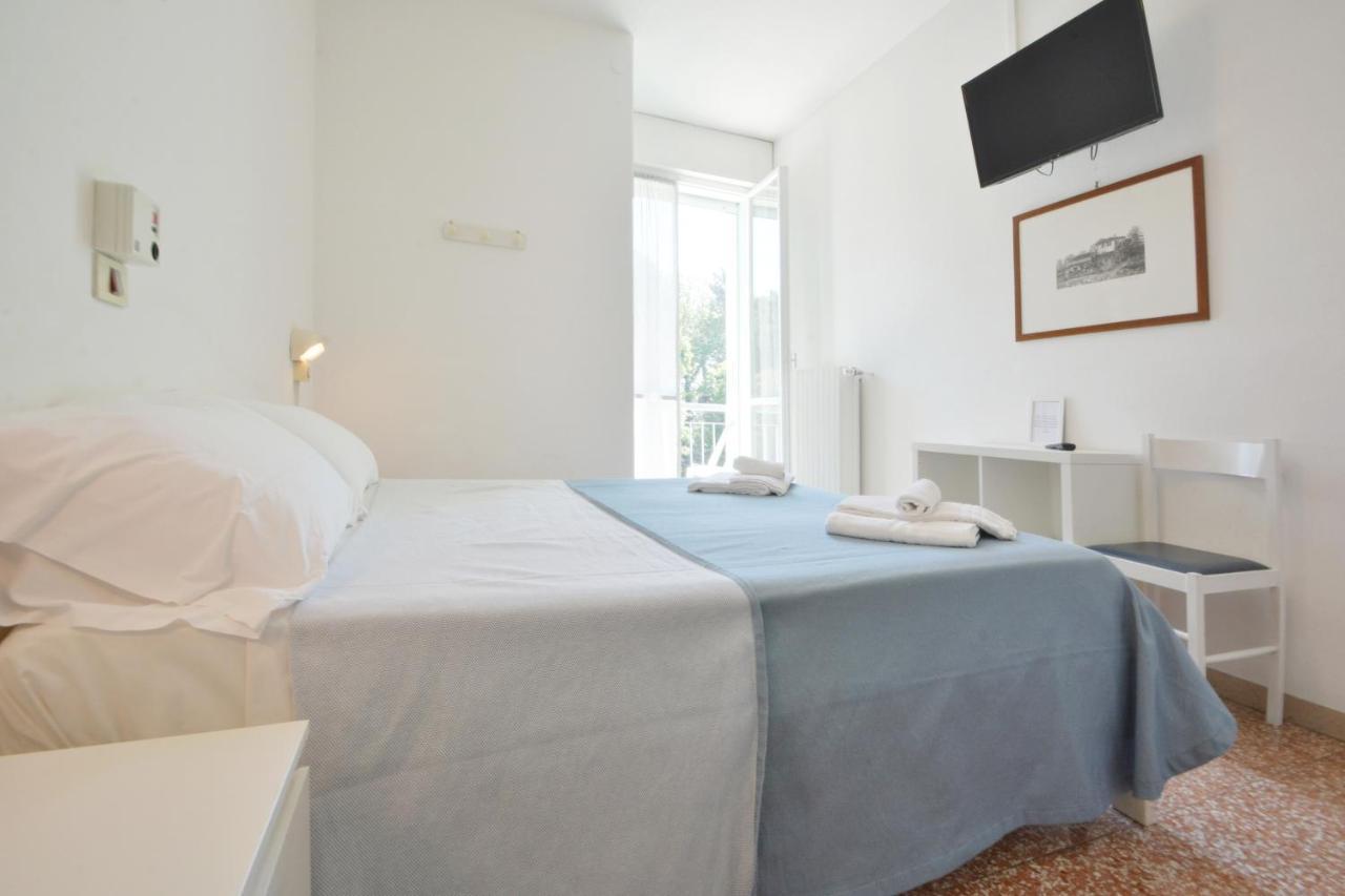 Hotel Maddalena Марина-ди-Равенна Экстерьер фото