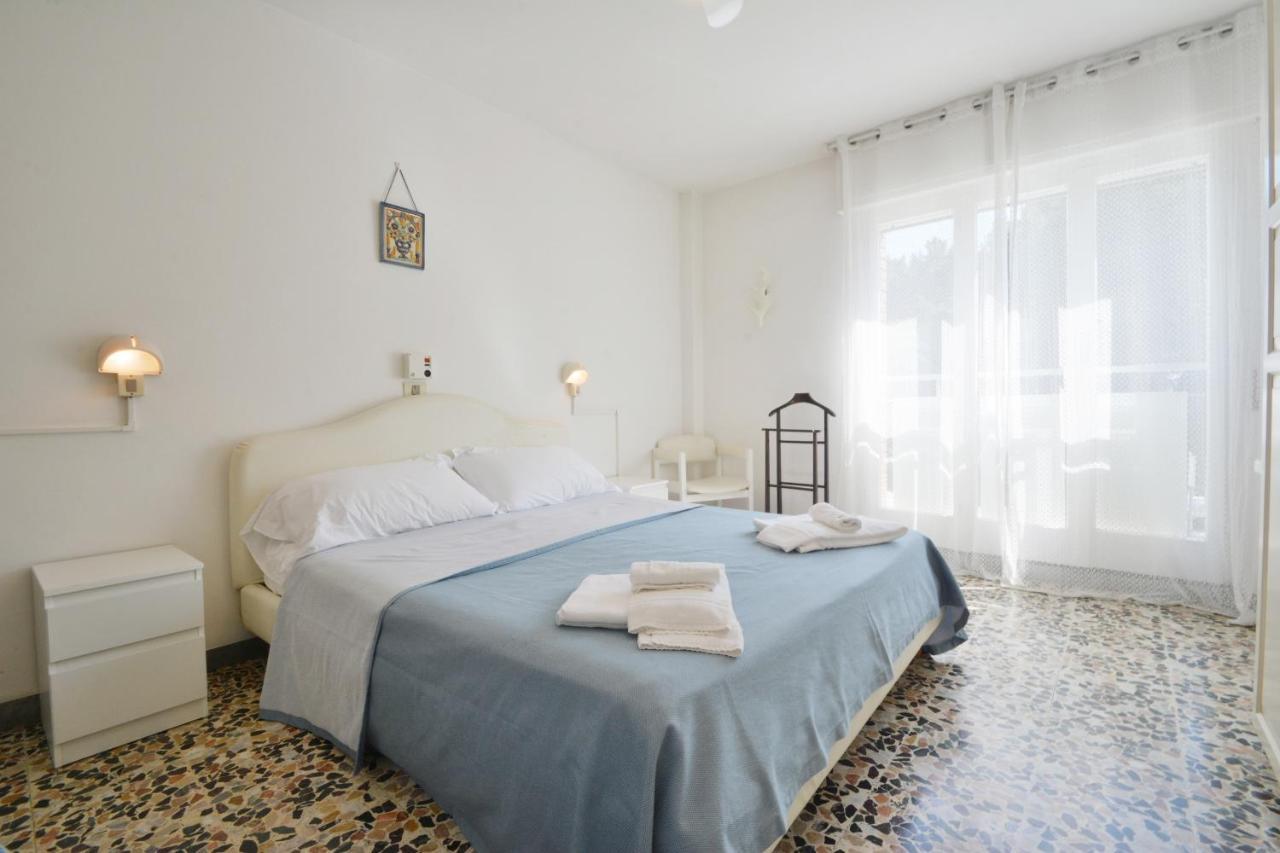 Hotel Maddalena Марина-ди-Равенна Экстерьер фото