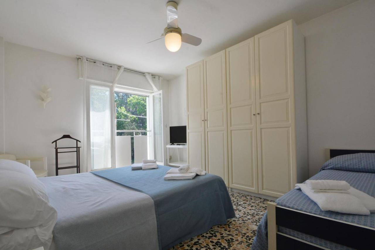 Hotel Maddalena Марина-ди-Равенна Экстерьер фото