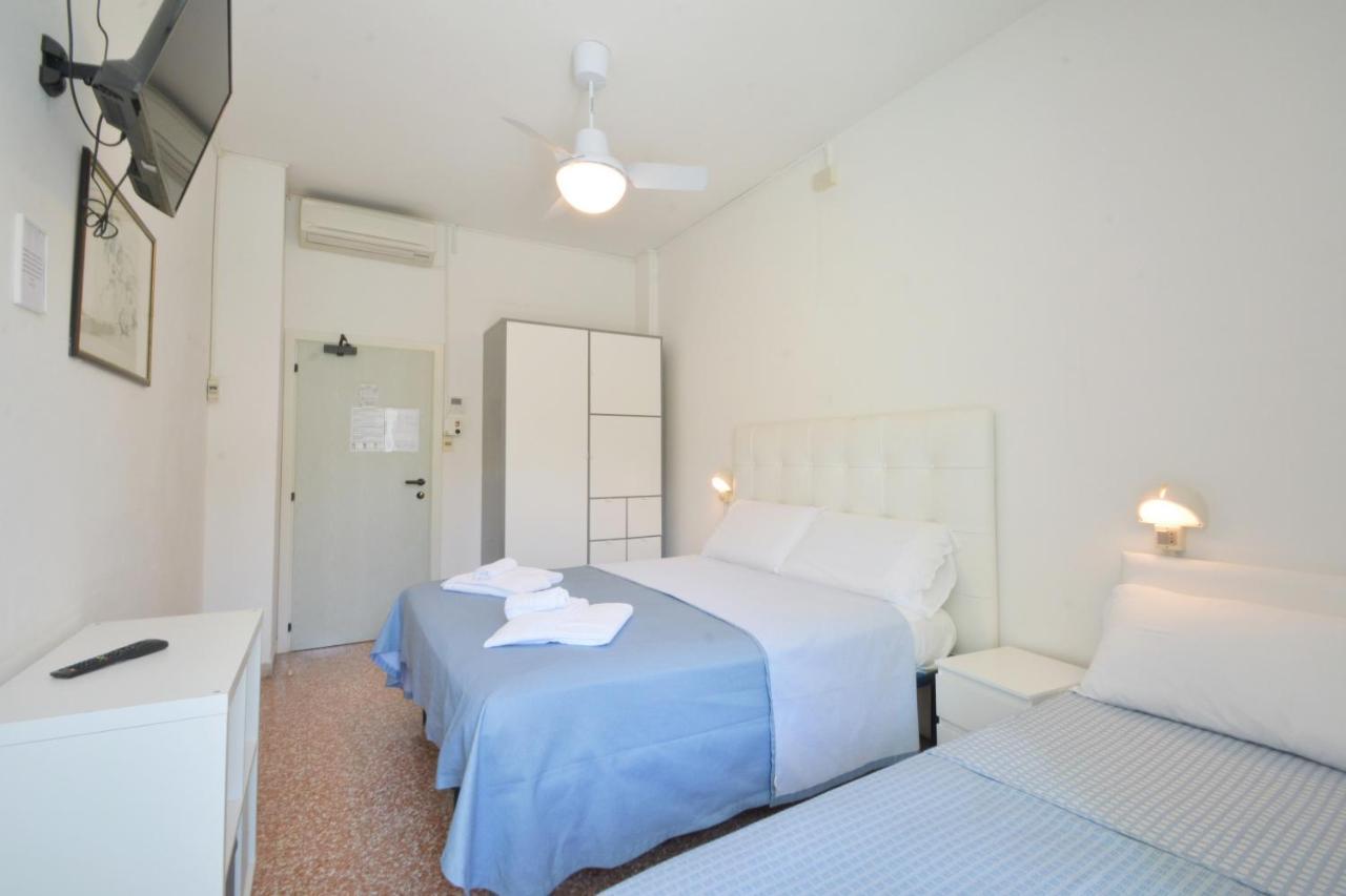 Hotel Maddalena Марина-ди-Равенна Экстерьер фото