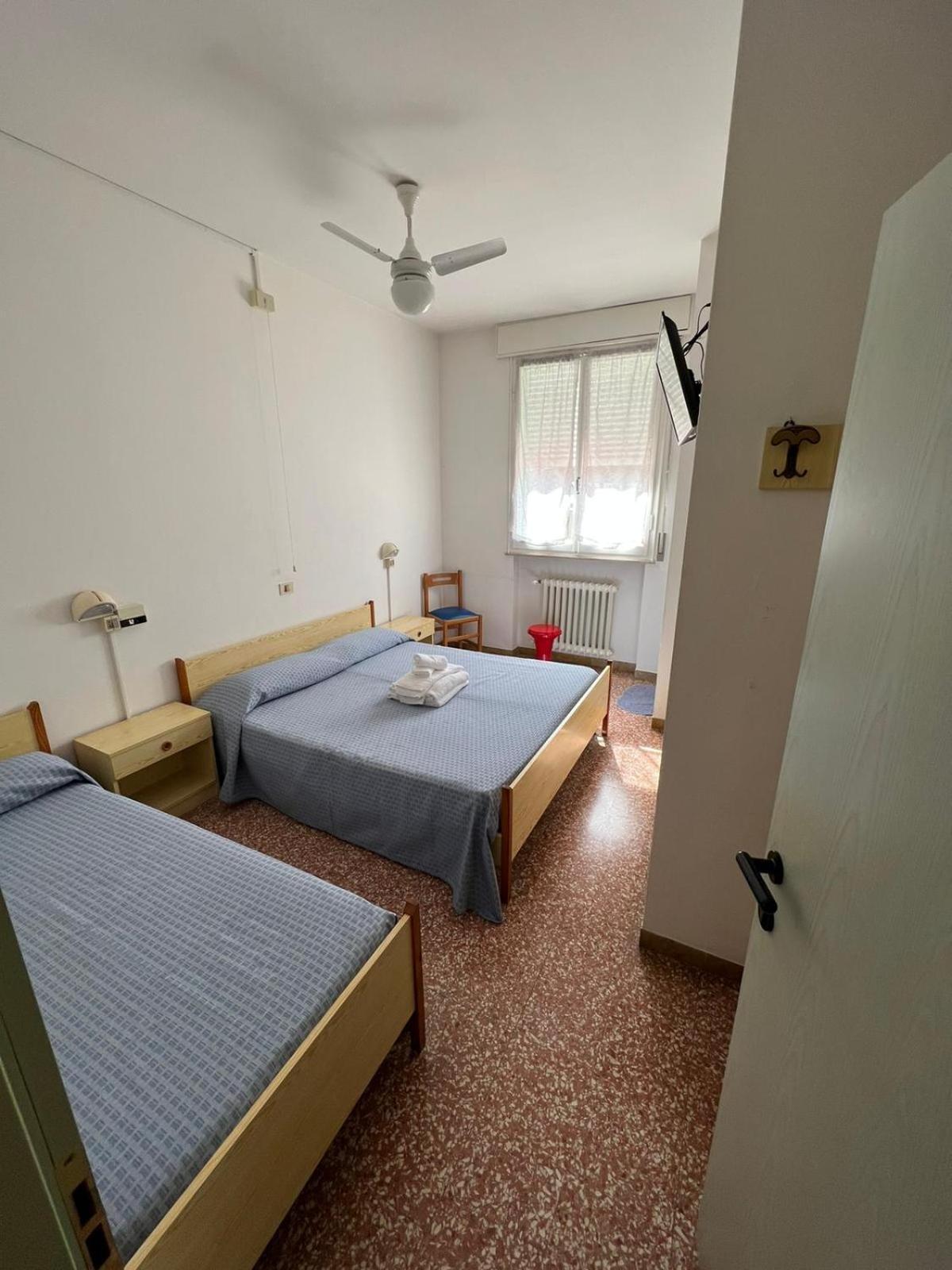 Hotel Maddalena Марина-ди-Равенна Номер фото