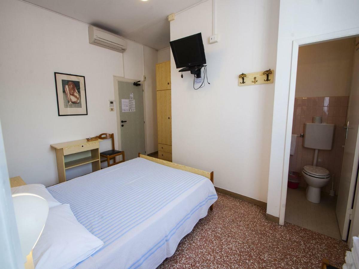Hotel Maddalena Марина-ди-Равенна Экстерьер фото